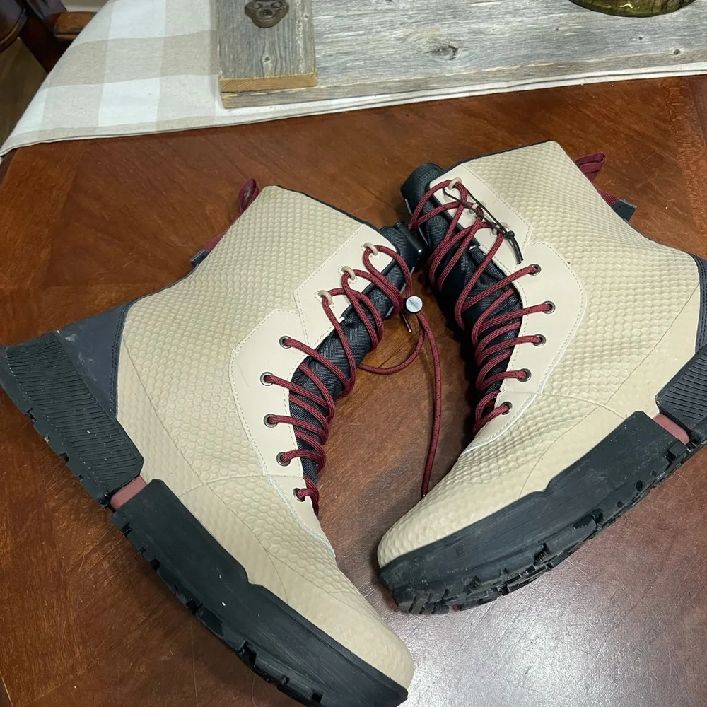 Columbia Hyper-Boreal Omni-Heat Snow Boots Waterproof
